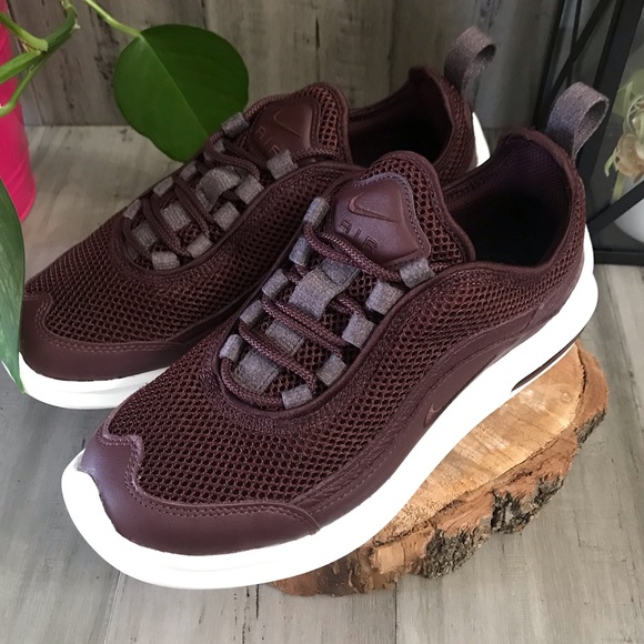 Nike Shoes - Women’s Nike Air Max Shoes